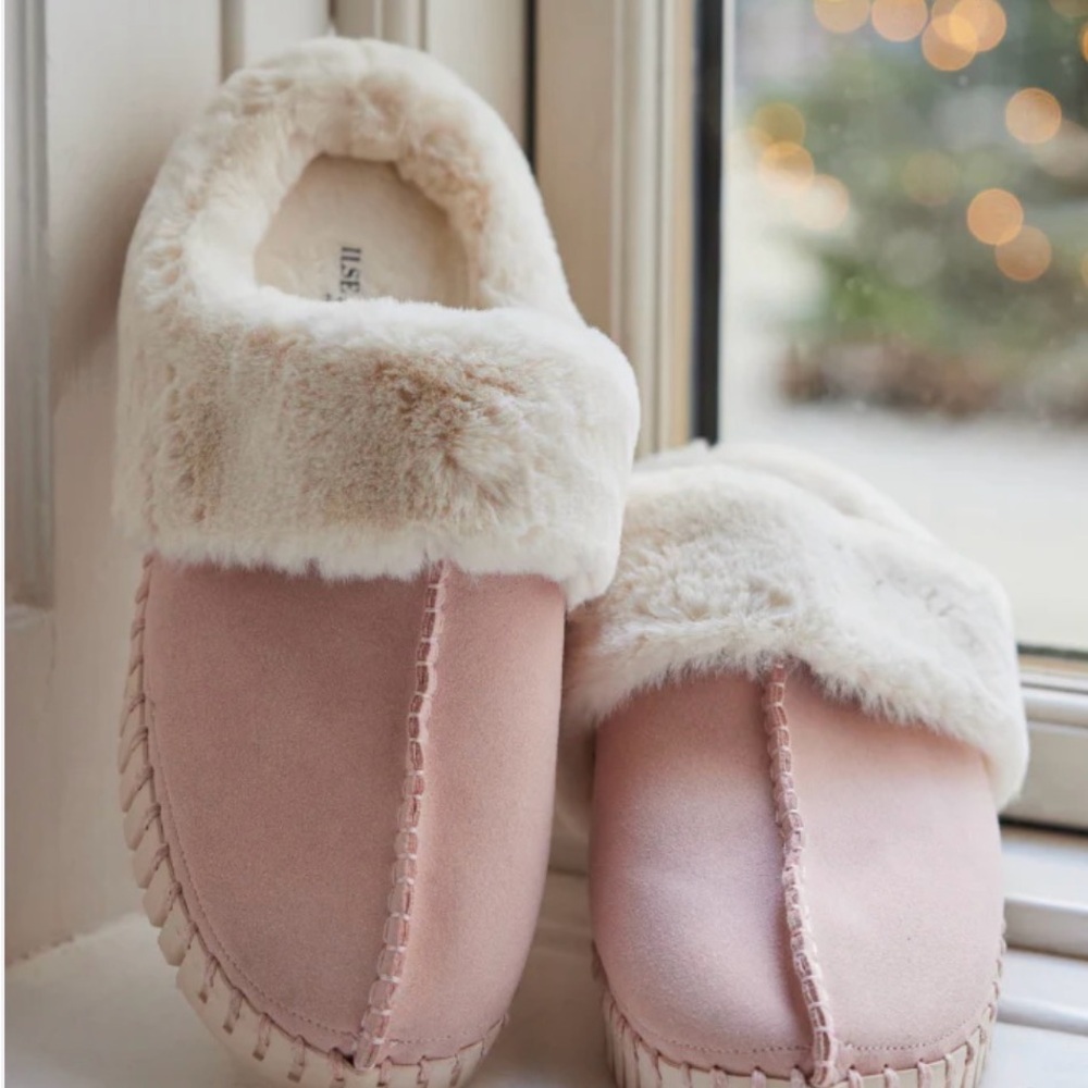 Women's Pink Faux-Suede Plush Cuff Slip-On Slippers